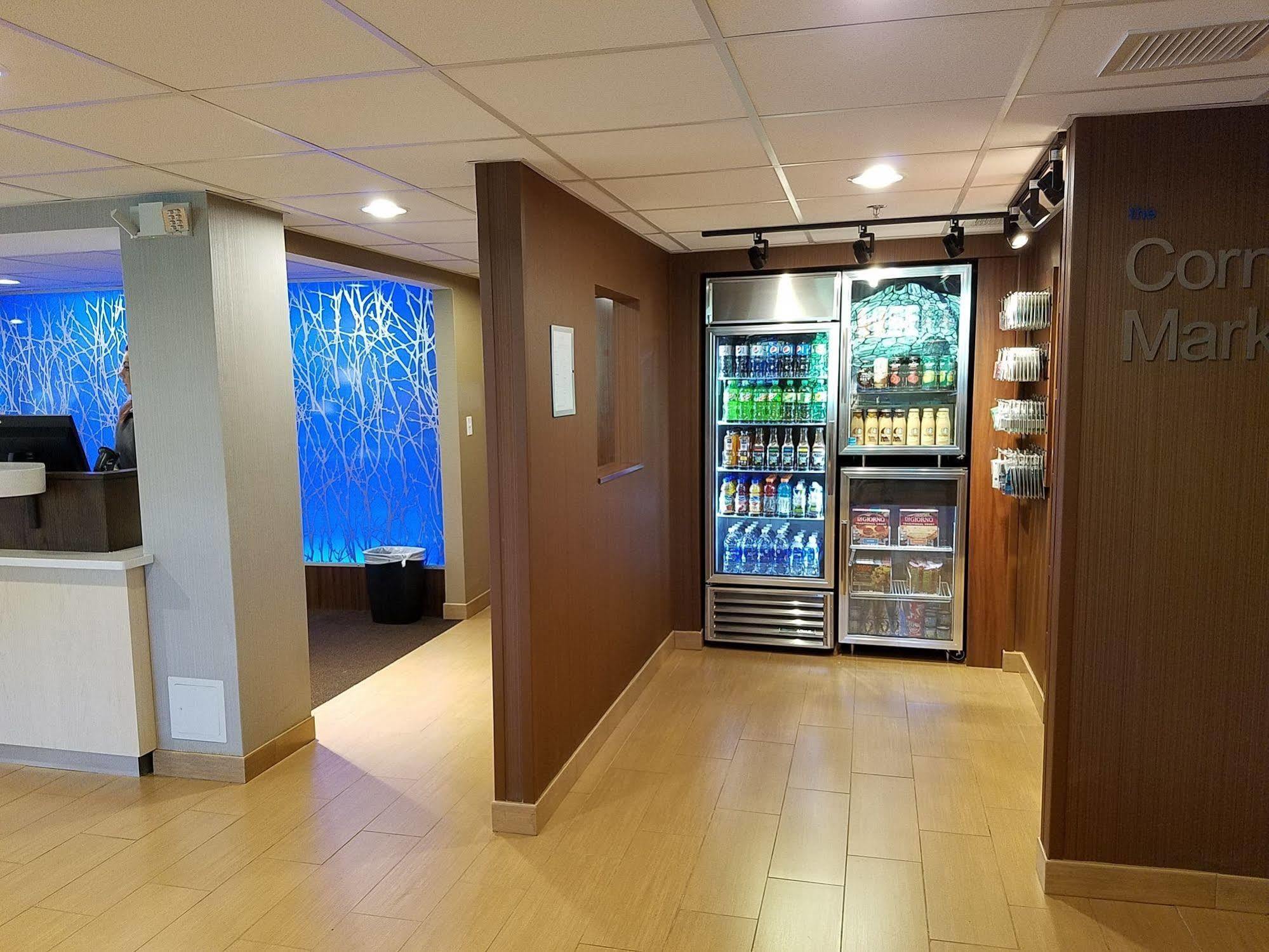 Fairfield Inn & Suites By Marriott Springfield Holyoke Εξωτερικό φωτογραφία